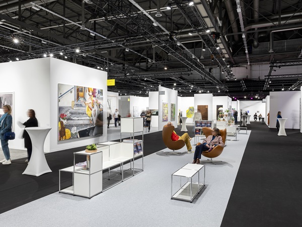 click to enlarge- double click to reduce 67 galleries at ARTGENÈVE 2025, Geneva SWITZERLAND - 30 January > 2 February, 2025 @artgeneve
