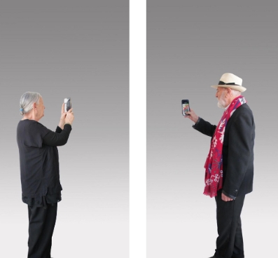 click to enlarge- double click to reduce Michelangelo Pistoletto. Maria con smartphone (left) and Autoritratto con smartphone (right), 2024.
Silkscreen on supermirror stainless steel, each 98⁷⁄₁₆ x 49³⁄₁₆ inches (250 x 125 cm
