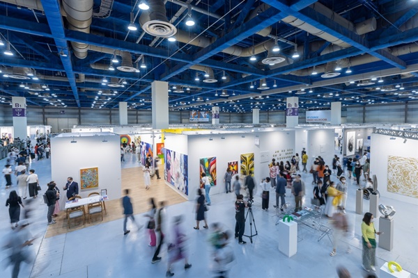 click to enlarge- double click to reduce 206 galleries at KIAF ART SEOUL 2024 SOUTH KOREA - September 4 > 8, 2024 @Kiafstory